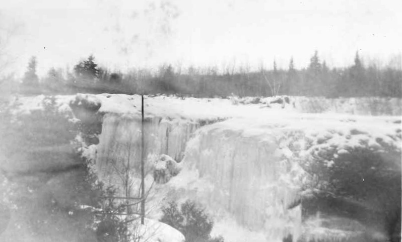 old photo of Kakabeka Falls in winter