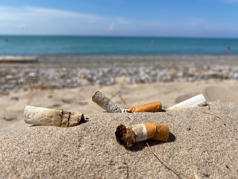 Cigarettes sur la plage