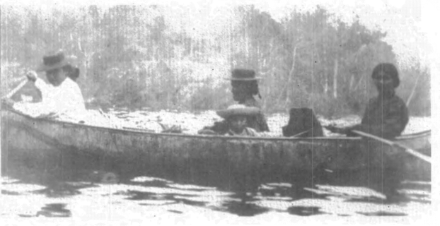 Ojibwe women from Lac La Croix First Nation on the Basswood River in 1915
