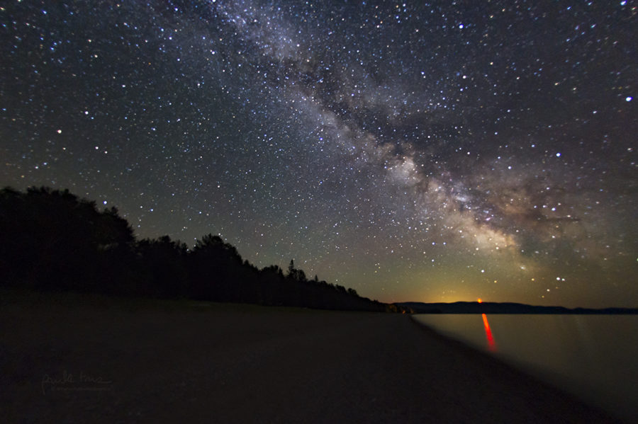 Contemplation des étoiles dans la zone d’observation du parc du Lac-Supérieur