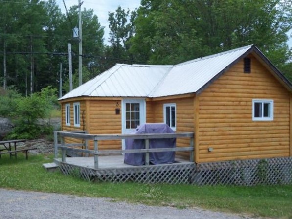 Petite cabine en bois