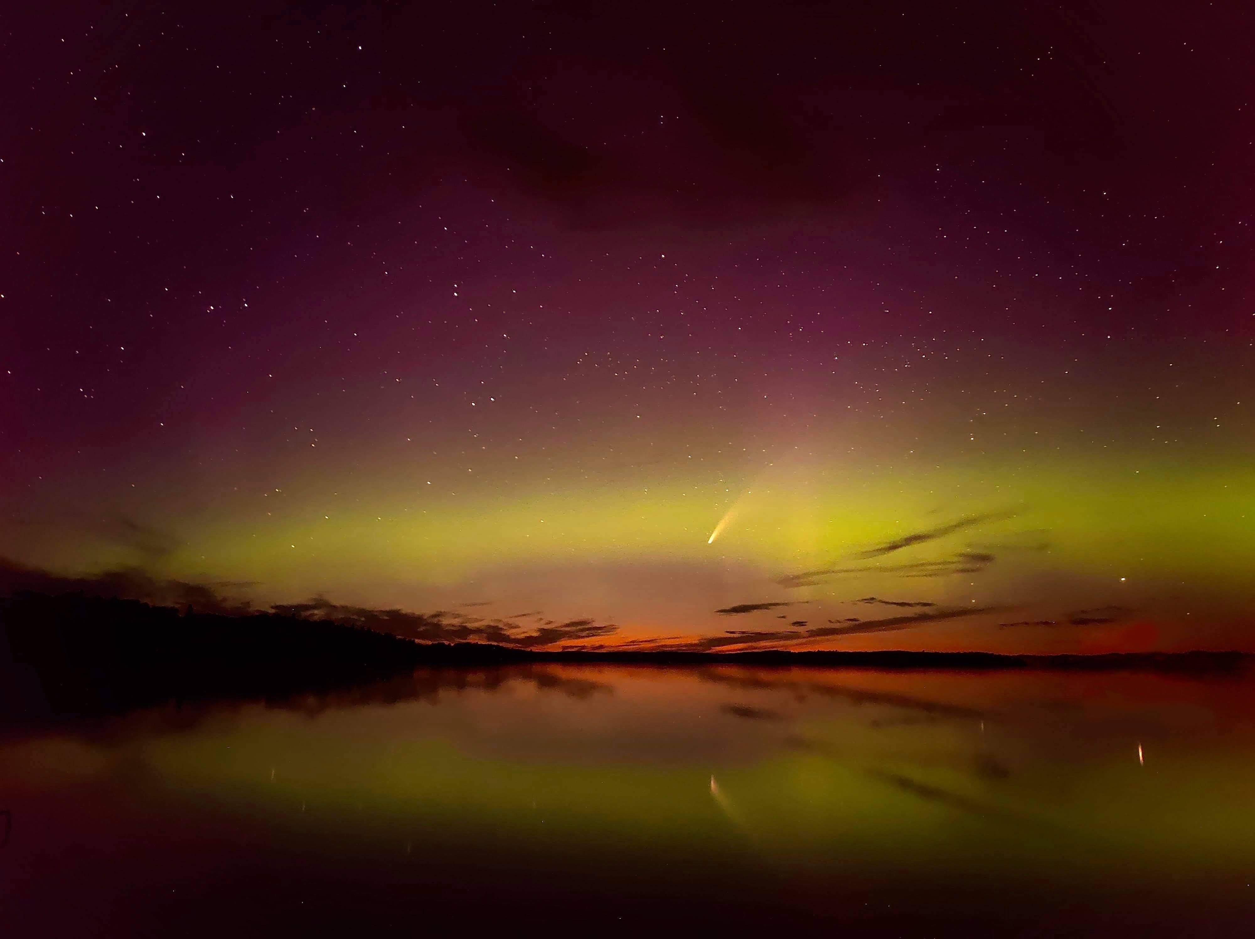 Northern lights and comet visible at Ivanhoe