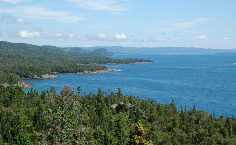 Une vue panoramique du lac Supérieur