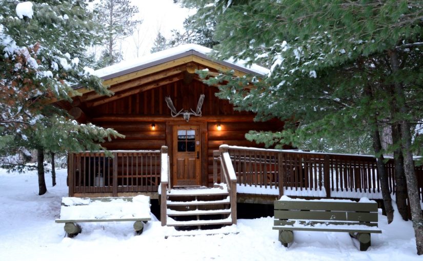 7 reasons to book a winter stay at Quetico’s Log Cabin
